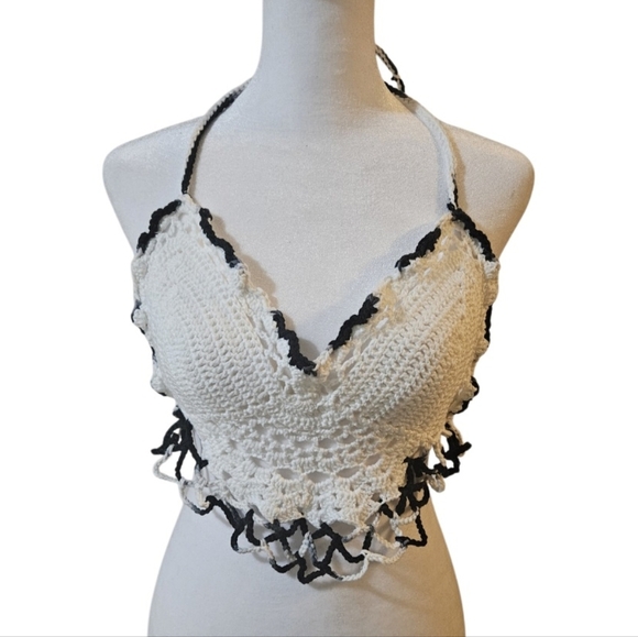 Hand Crafted Crochet Crop-Top Handmade Ombré black & White Bikini cover-up - Picture 3 of 17